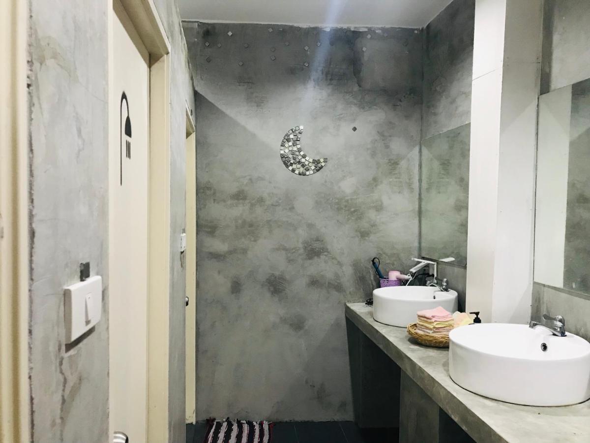 Supalakhouse Vandrarhem Chiang Mai Exteriör bild
