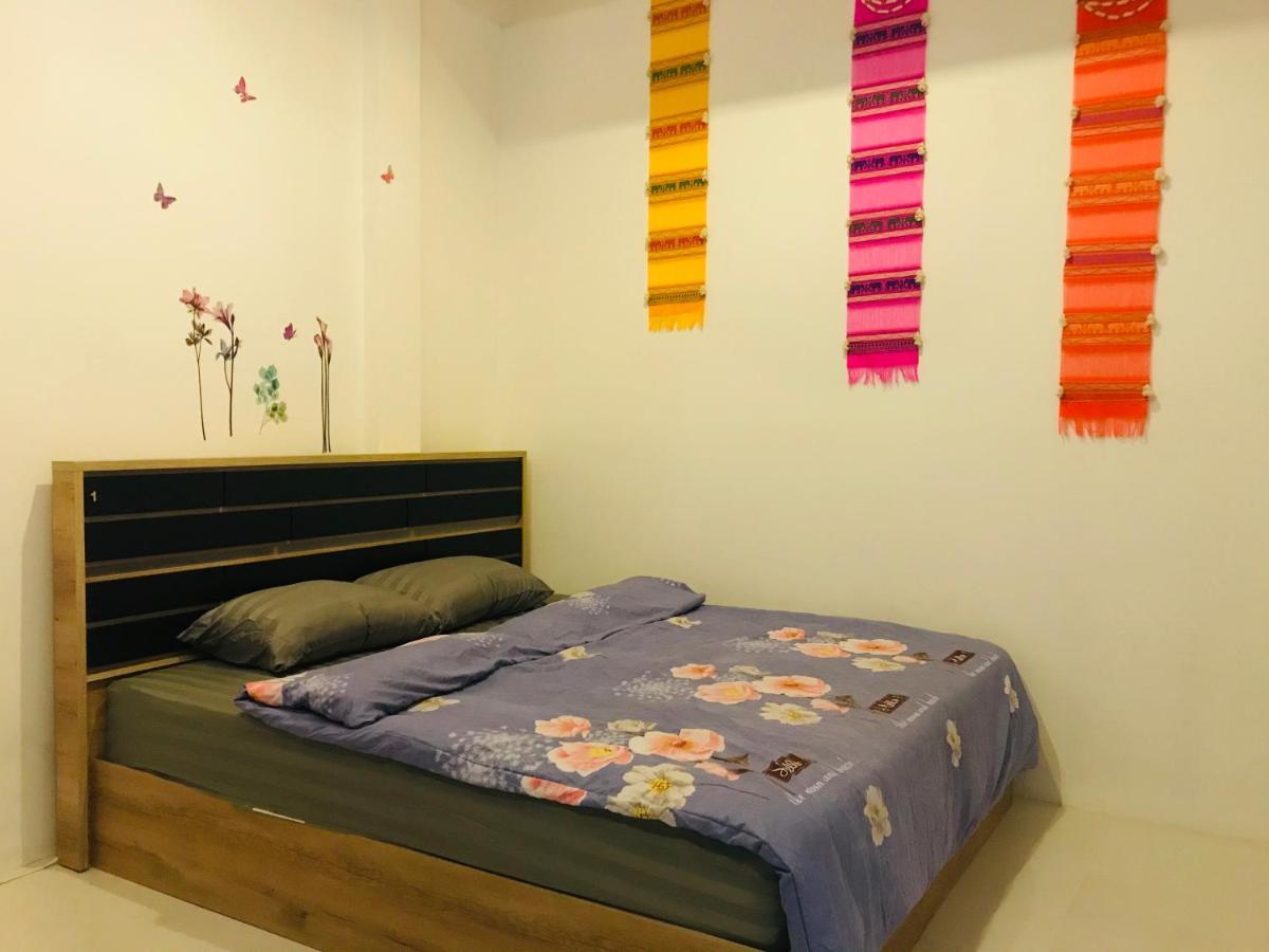 Supalakhouse Vandrarhem Chiang Mai Exteriör bild